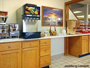 Super 8 By Wyndham Walnut Otel Restoran fotoğraf
