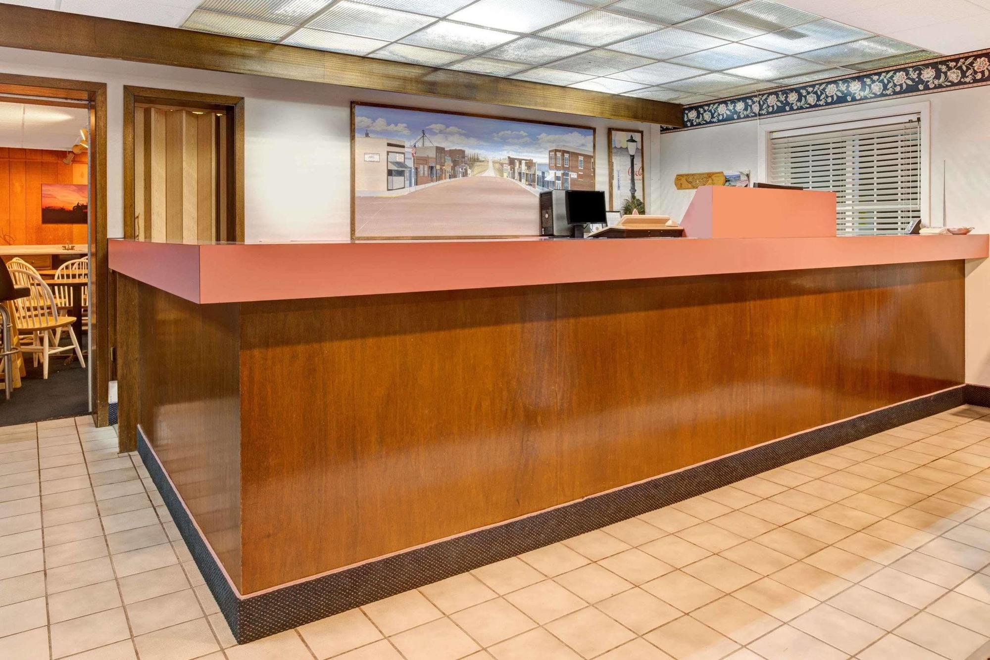 Super 8 By Wyndham Walnut Otel Dış mekan fotoğraf