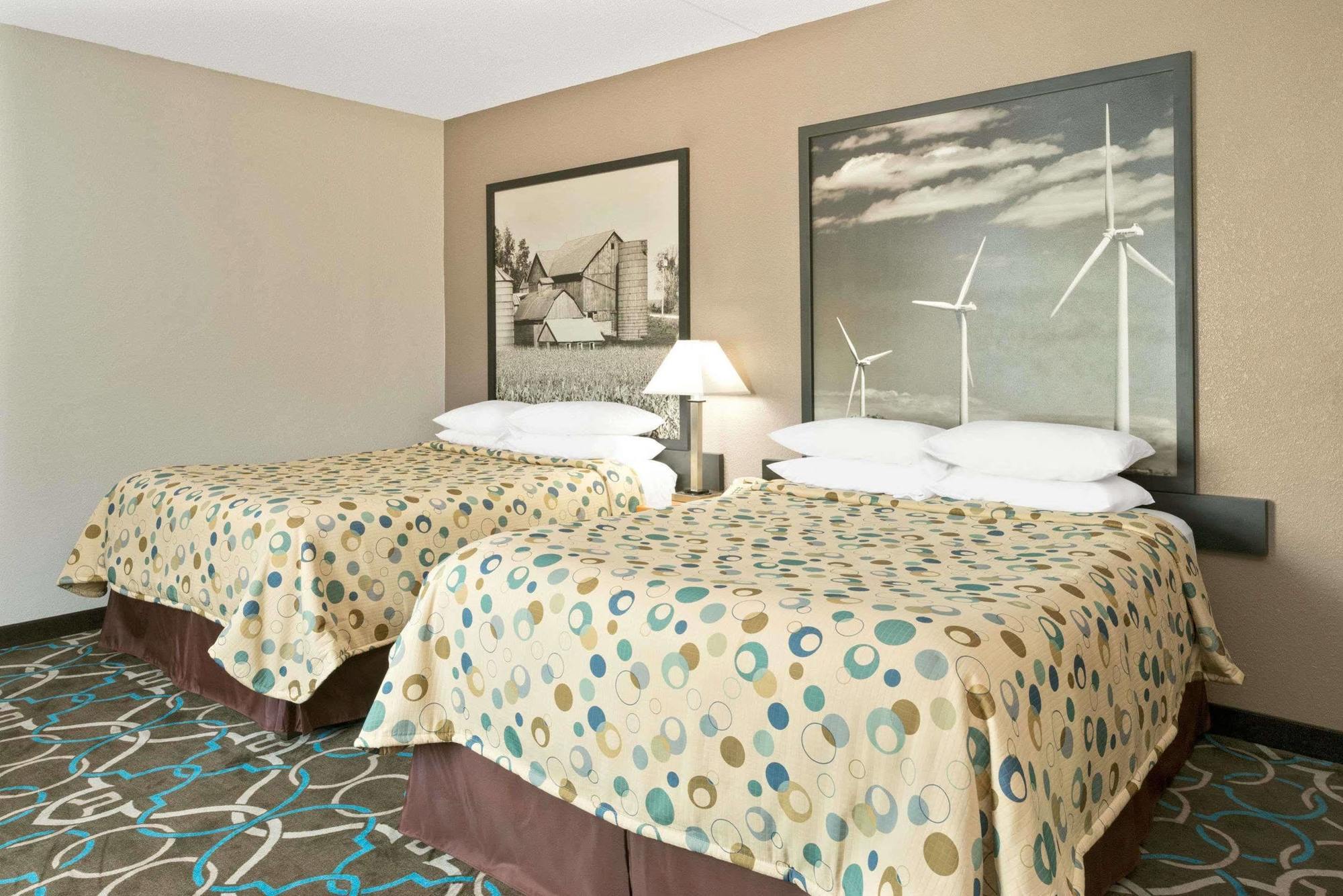 Super 8 By Wyndham Walnut Otel Dış mekan fotoğraf