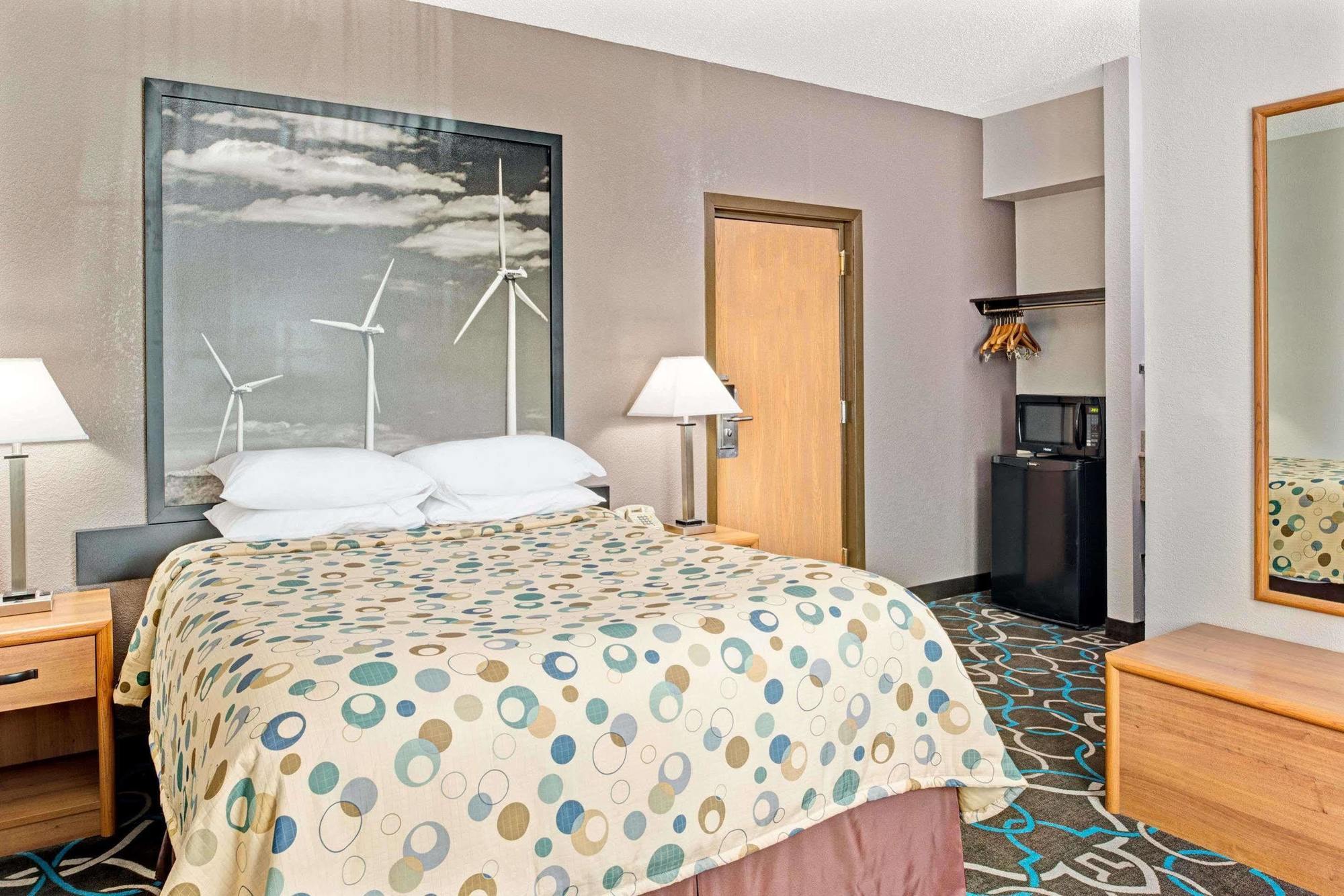 Super 8 By Wyndham Walnut Otel Dış mekan fotoğraf